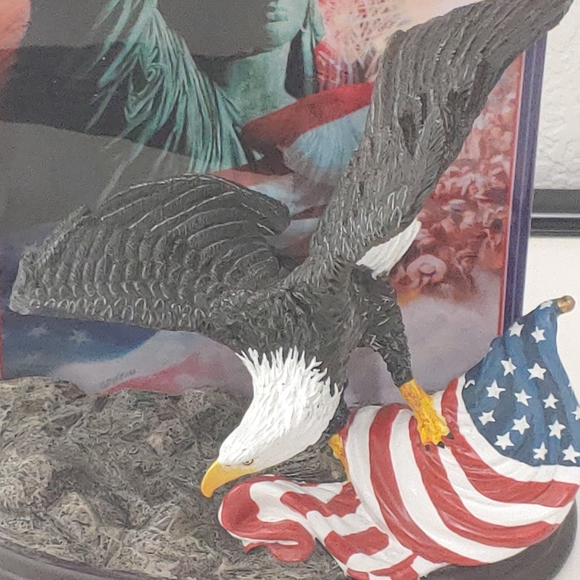 THE BRADFORD EXCHANGE "ON FREEDOM'S WING" EAGLE - Picture 8 of 8